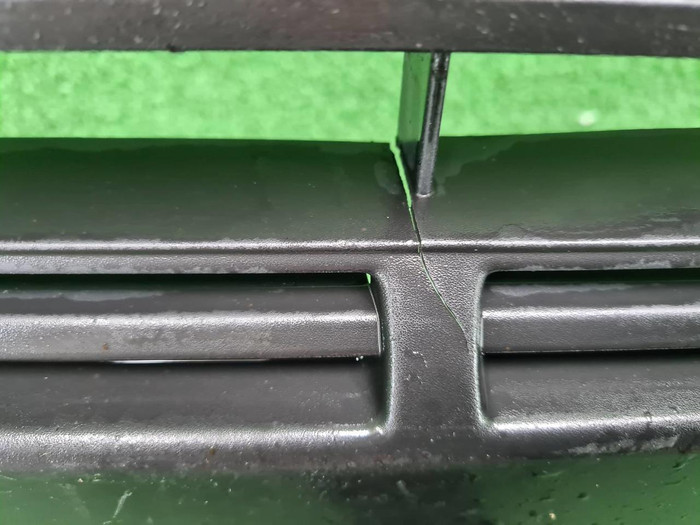 Решетка переднего бампера Suzuki Vitara 2 (18-24)