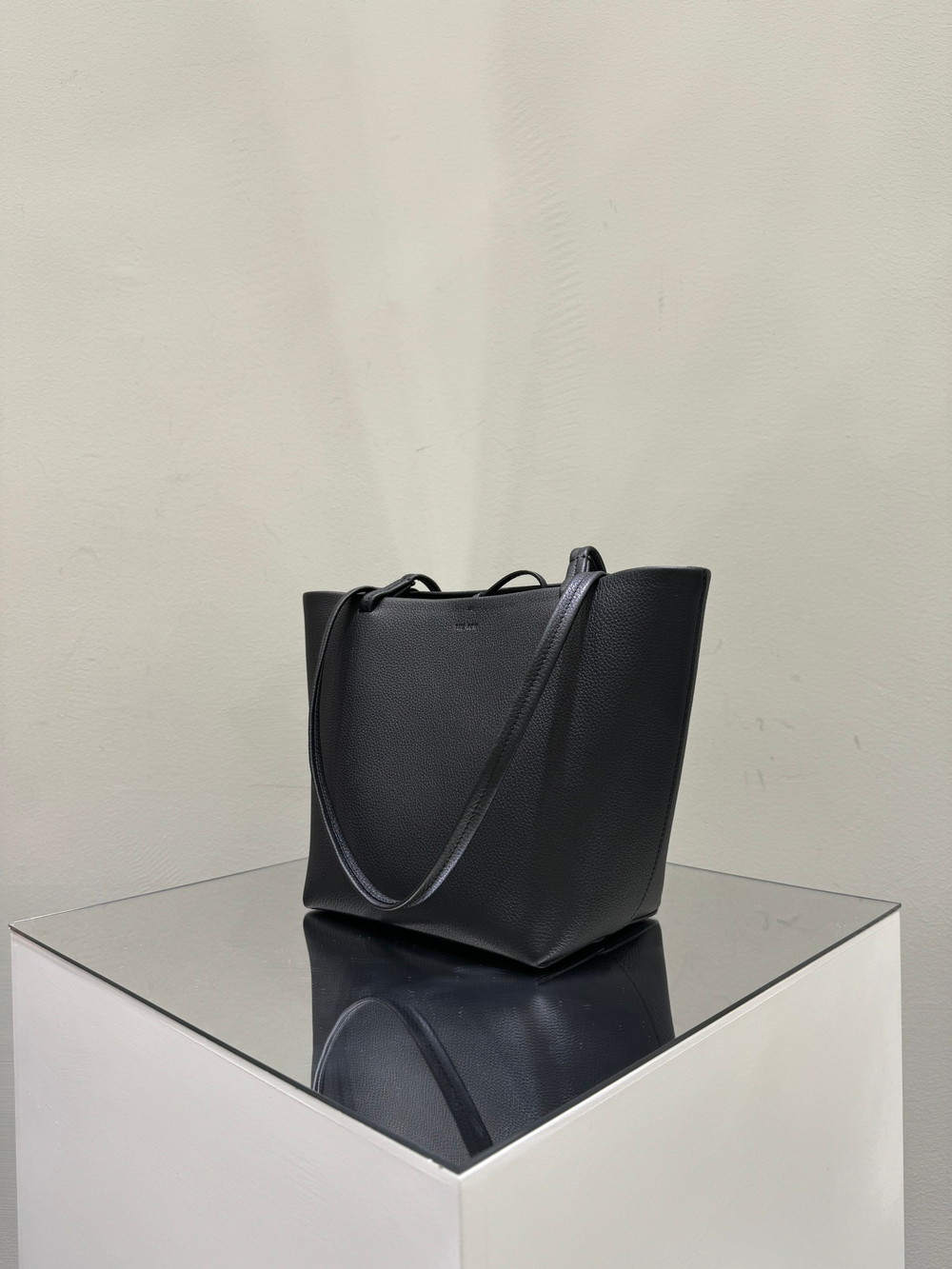Женская сумка-тоут The Row Park Tote — чёрная, 33 см — фото 2