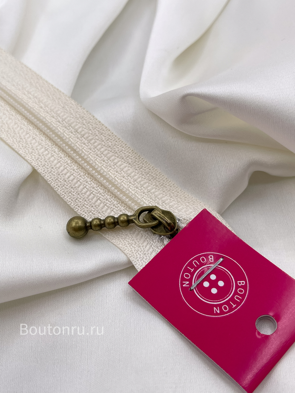 Молния молочная бронзовый замок