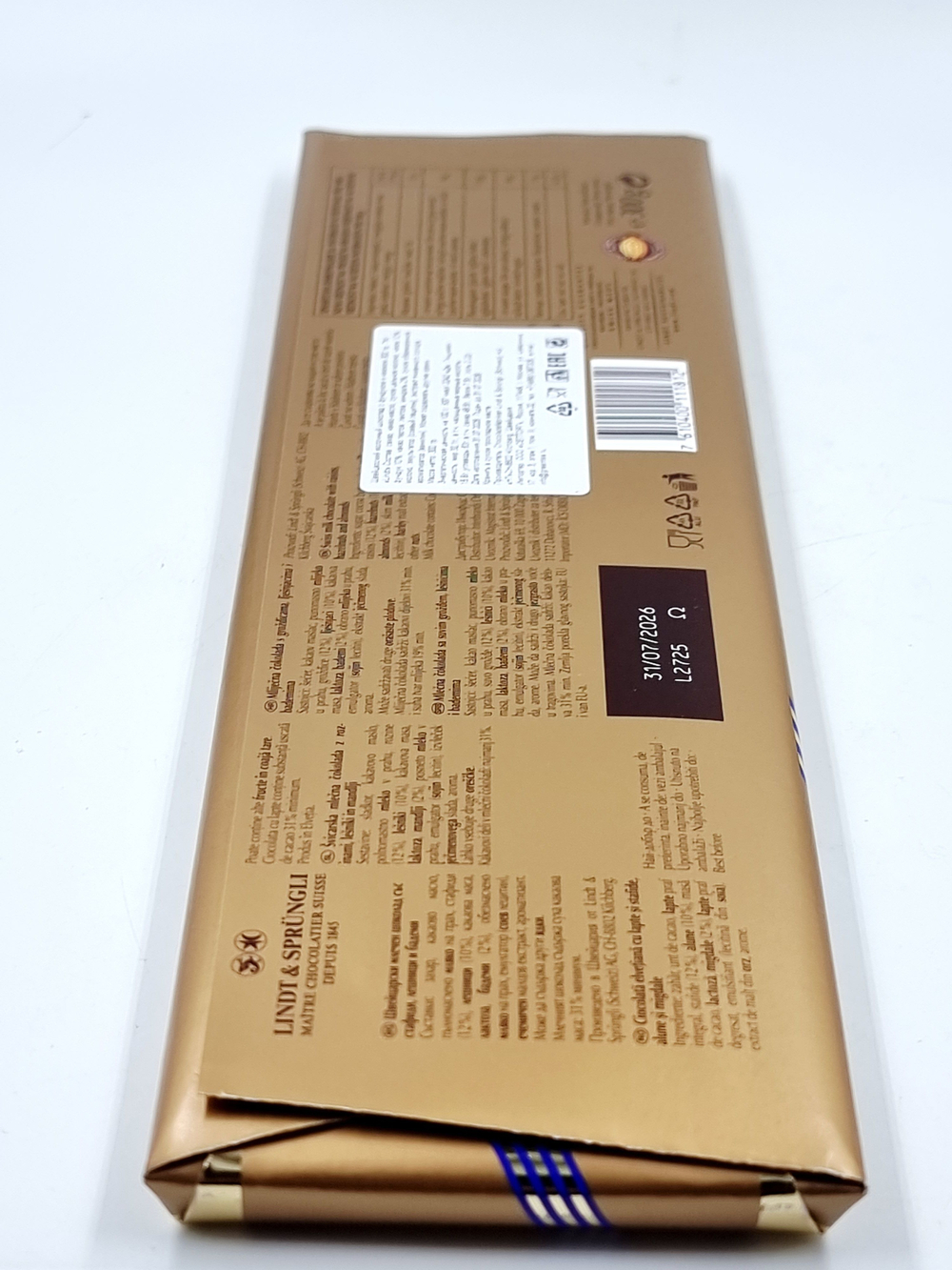 Шоколад Lindt Swiss Premium Chocolate молочный с изюмом и цельным фундуком 300 г (Швейцария)