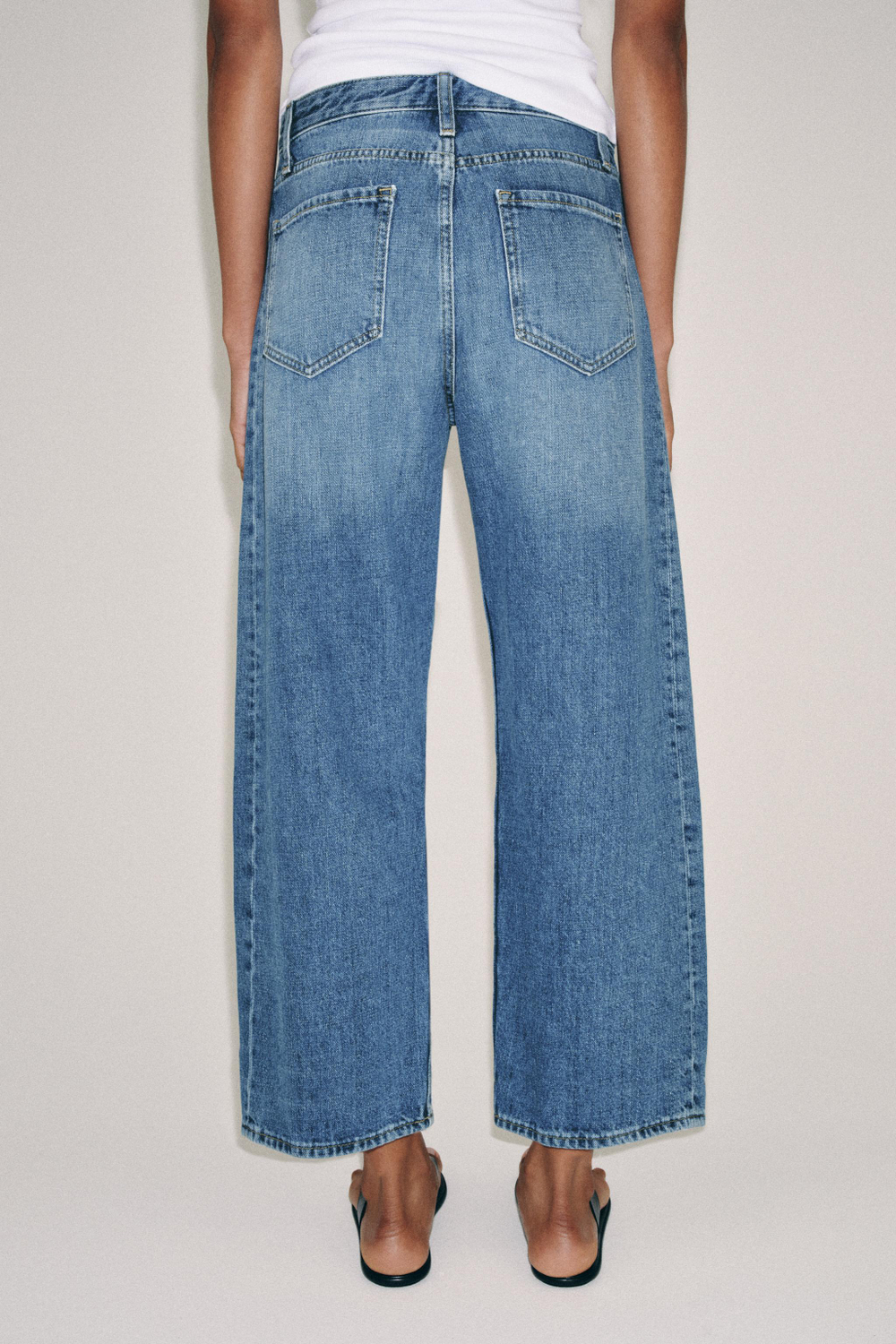 ДЖИНСЫ ZW COLLECTION ANKLE RELAXED СО СРЕДНЕЙ ПОСАДКОЙ — ZARA