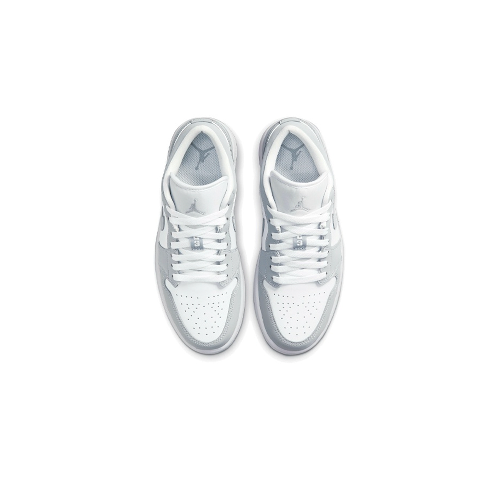 alt="Женские кроссовки Jordan 1 Low Wolf Grey арт. DC0774-105 вид сверху"