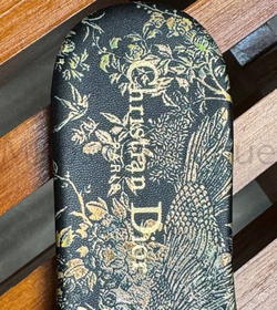 Черные шлепанцы Dior Dway Slide с золотистой вышивкой