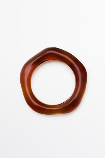 Massimo Dutti Неровное стеклянное кольцо, карамельный