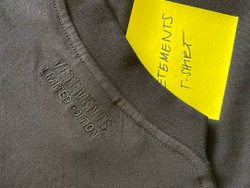 Футболка Vetements