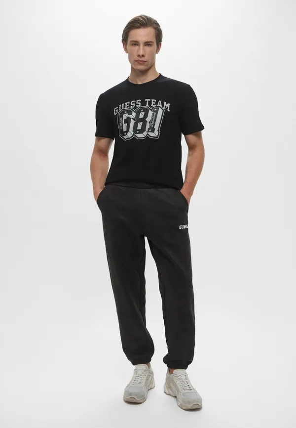 Футболка  мужская GUESS