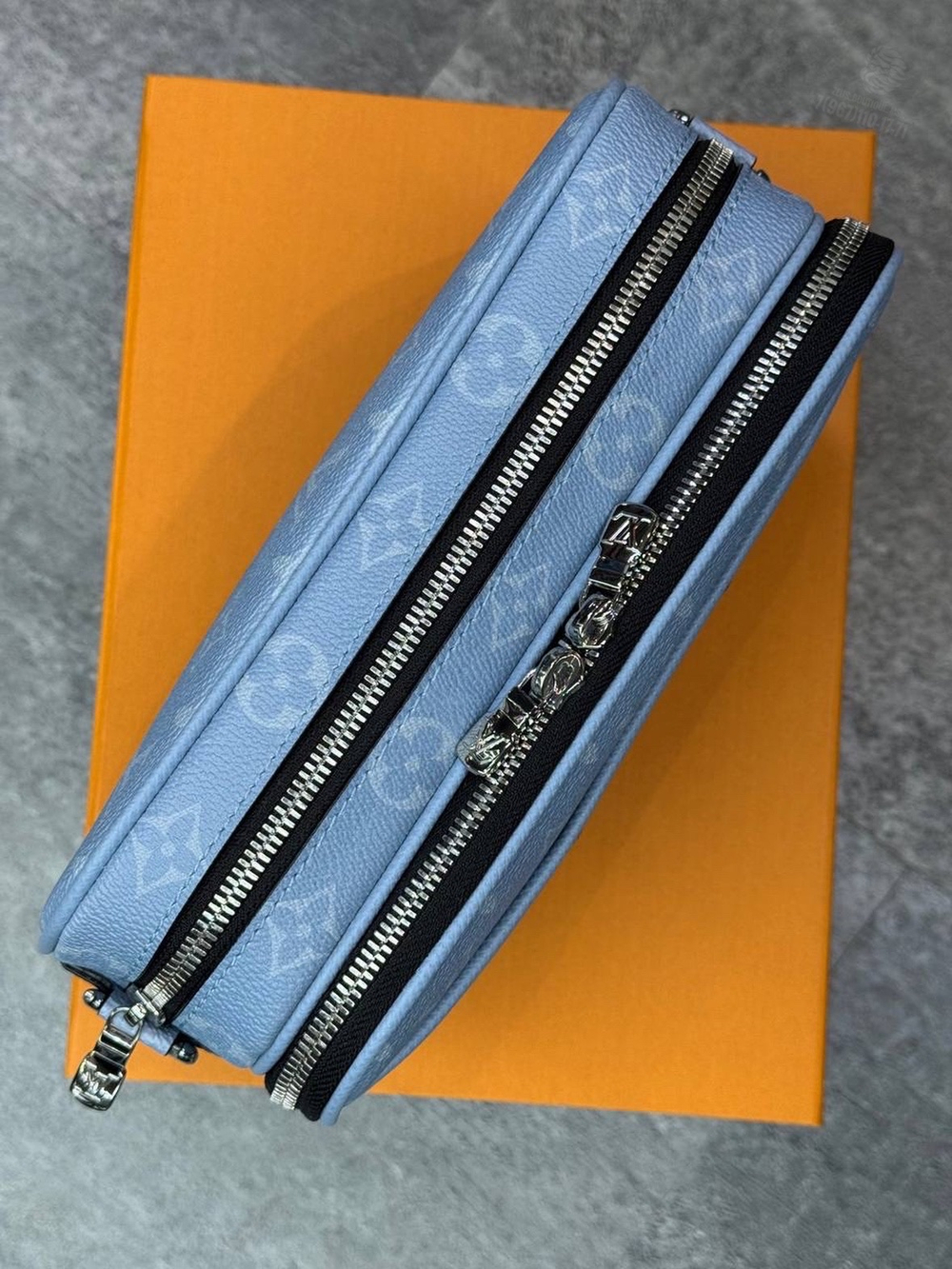 Сумка через плечо Louis Vuitton
