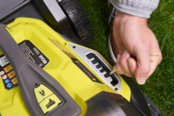 Газонокосилка Ryobi RY18LMH37A-250 5133004583