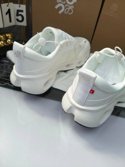 Кроссовки On Running x Loewe Cloudsolo