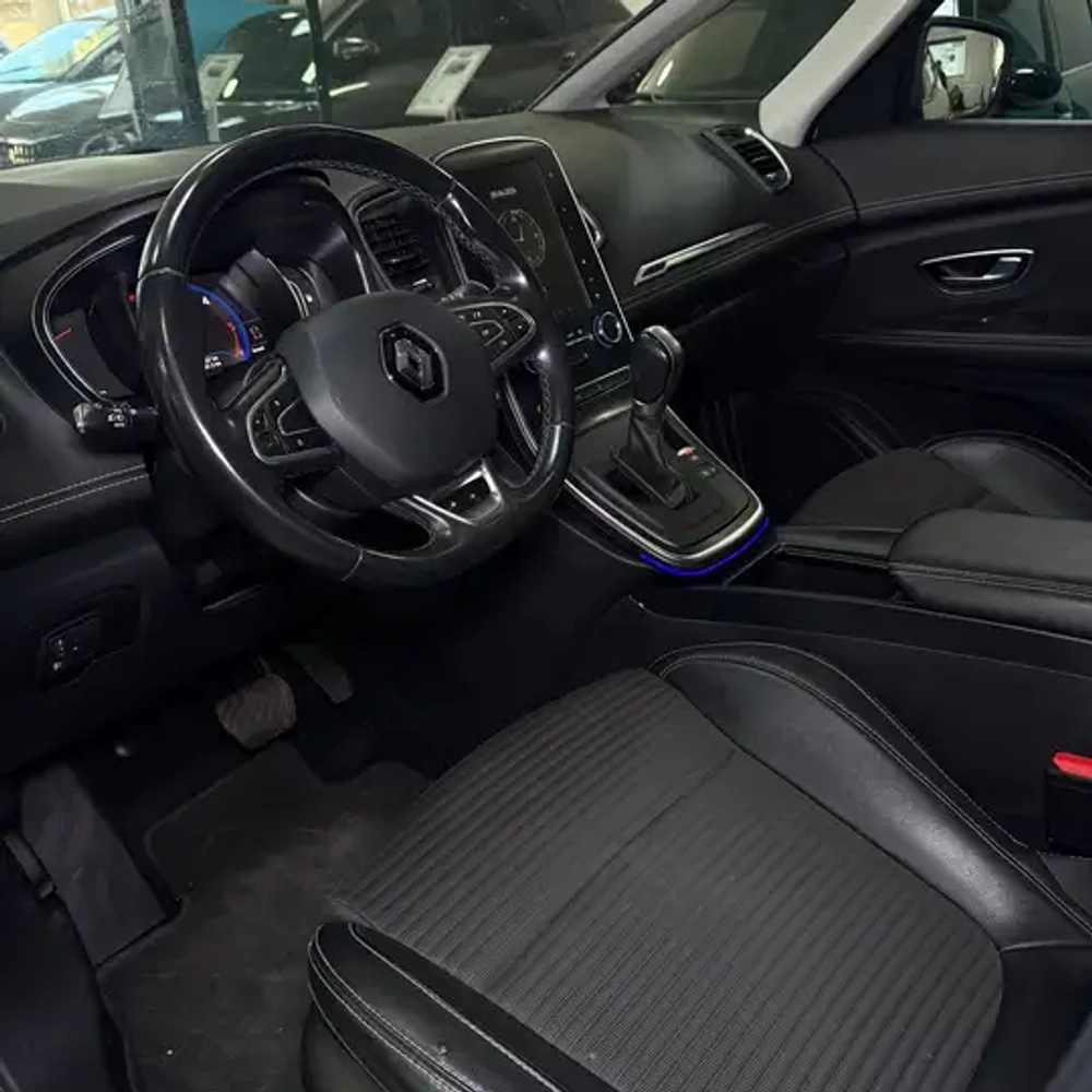 Renault Grand Scenic IV Initiale Paris