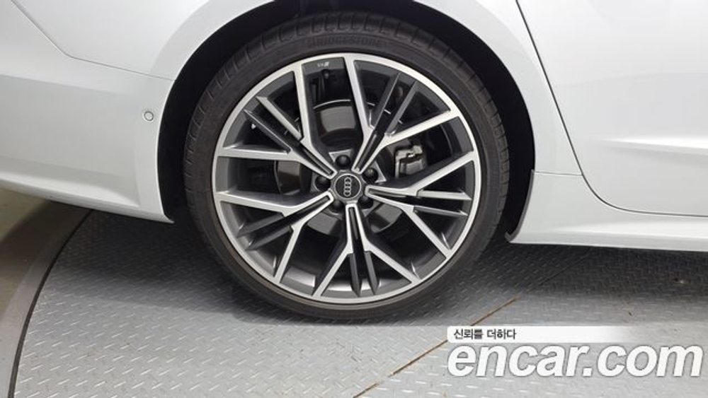 Audi A7 55 TFSI Quattro Premium — 2025