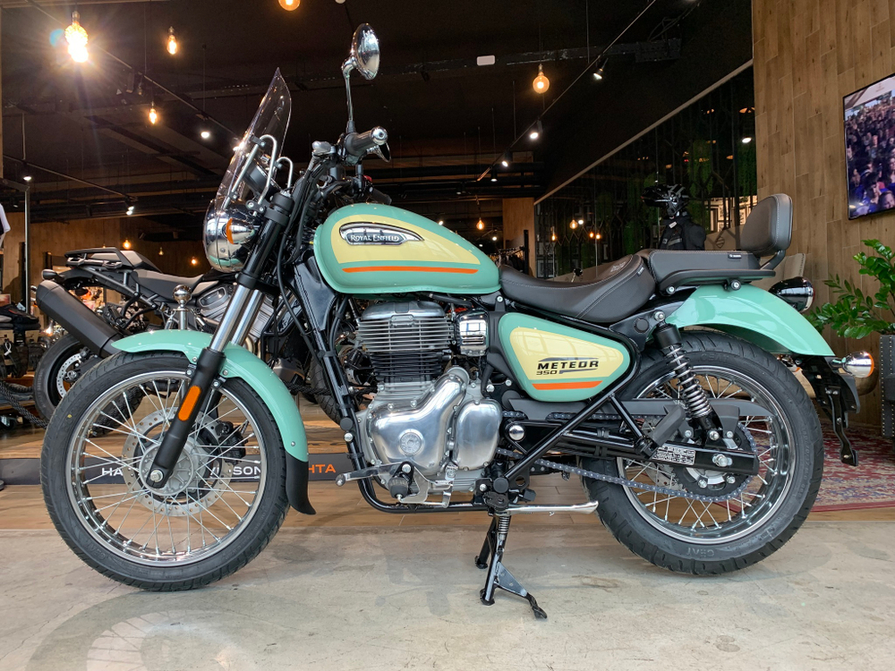 Royal Enfield Meteor 350 Aurora Green
