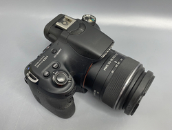 Sony A58 Kit 18-55mm Скол на объективе