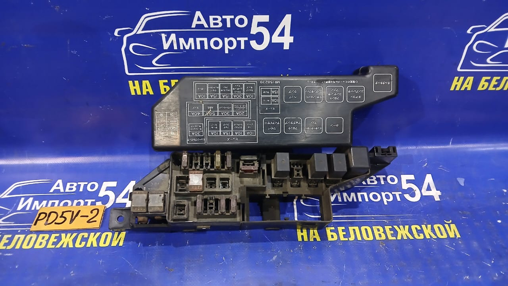 Блок предохранителей подкапотный MITSUBISHI DELICA 1998
