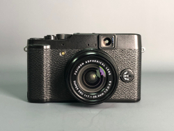 Fujifilm X10