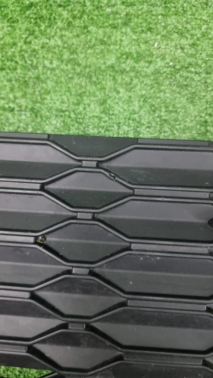 Решетка переднего бампера Mini Hatch F56 (21-24)