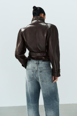 ZARA КУРТКА-ТРЕНЧ ИЗ ИСКУССТВЕННОЙ КОЖИ С ПОДПЛЕЧНИКАМИ, ТЕМНО-КОРИЧНЕВЫЙ