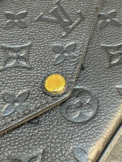 Клатч Louis Vuitton Felicie черный