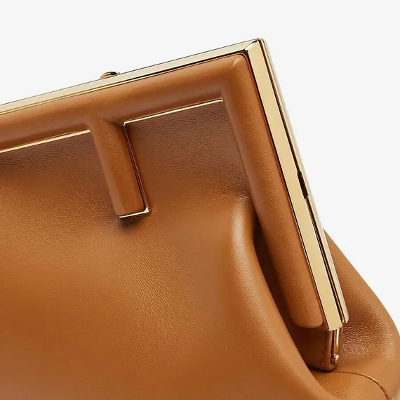 Сумка Fendi Fendi First маленькая коричневый