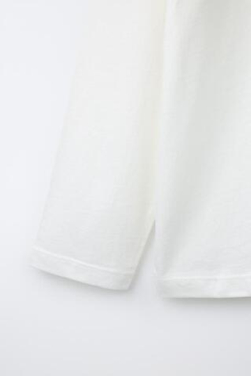 ZARA ФУТБОЛКА С ПРИНТОМ, ЖЕЛТОВАТО-БЕЛЫЙ