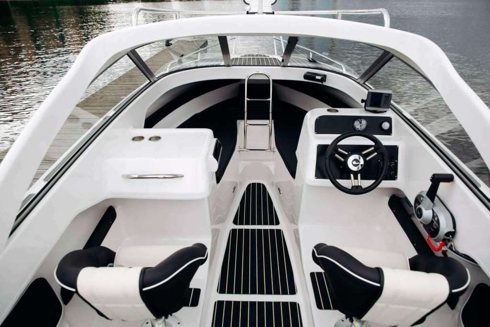 Стеклопластиковый катер Phoenix (Феникс) 600 HT