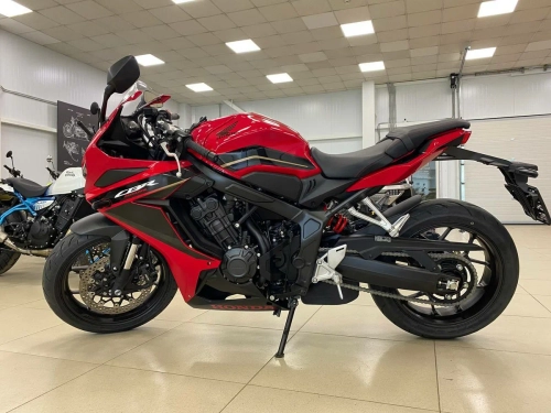 Honda CBR 650R, 2024 red