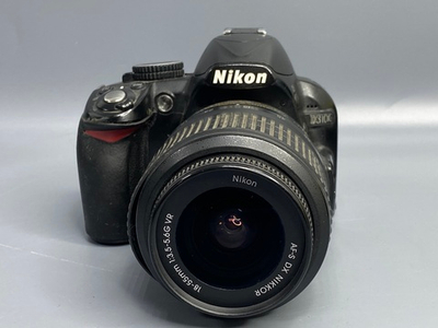 Nikon D3100 Kit 18–55mm — 123 500 кадров