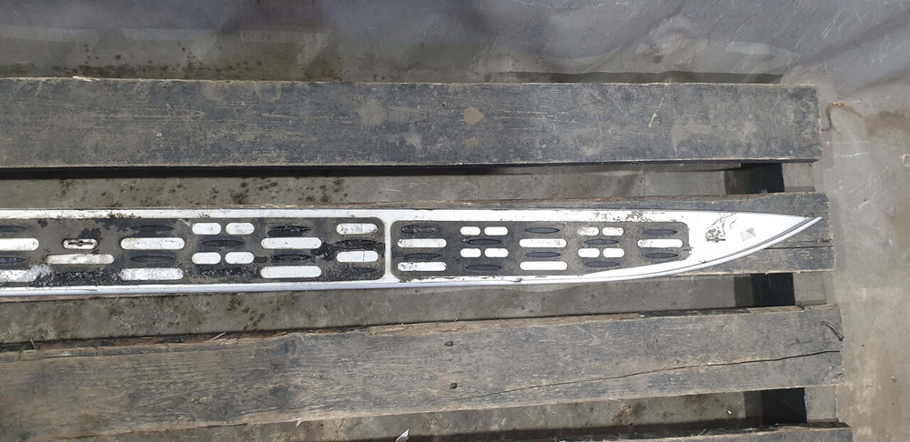 Накладка порога правого Mercedes ML GLE (W166) 11-18 Б/У Оригинал A1666900475