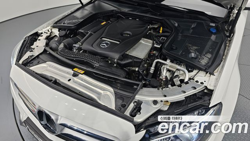 Mercedes-Benz C-Class C200 AMG Line — 2017