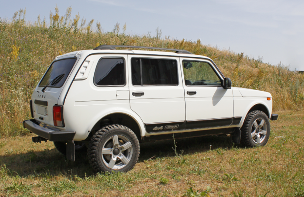 Рейлинги чёрные для Нива 4x4/Легенд (5 дв)