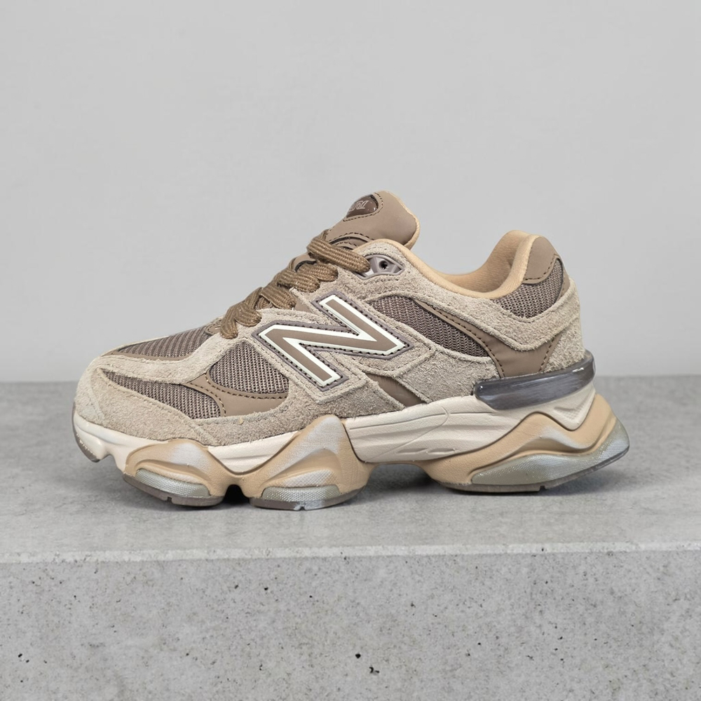 New Balance 9060 • Brown