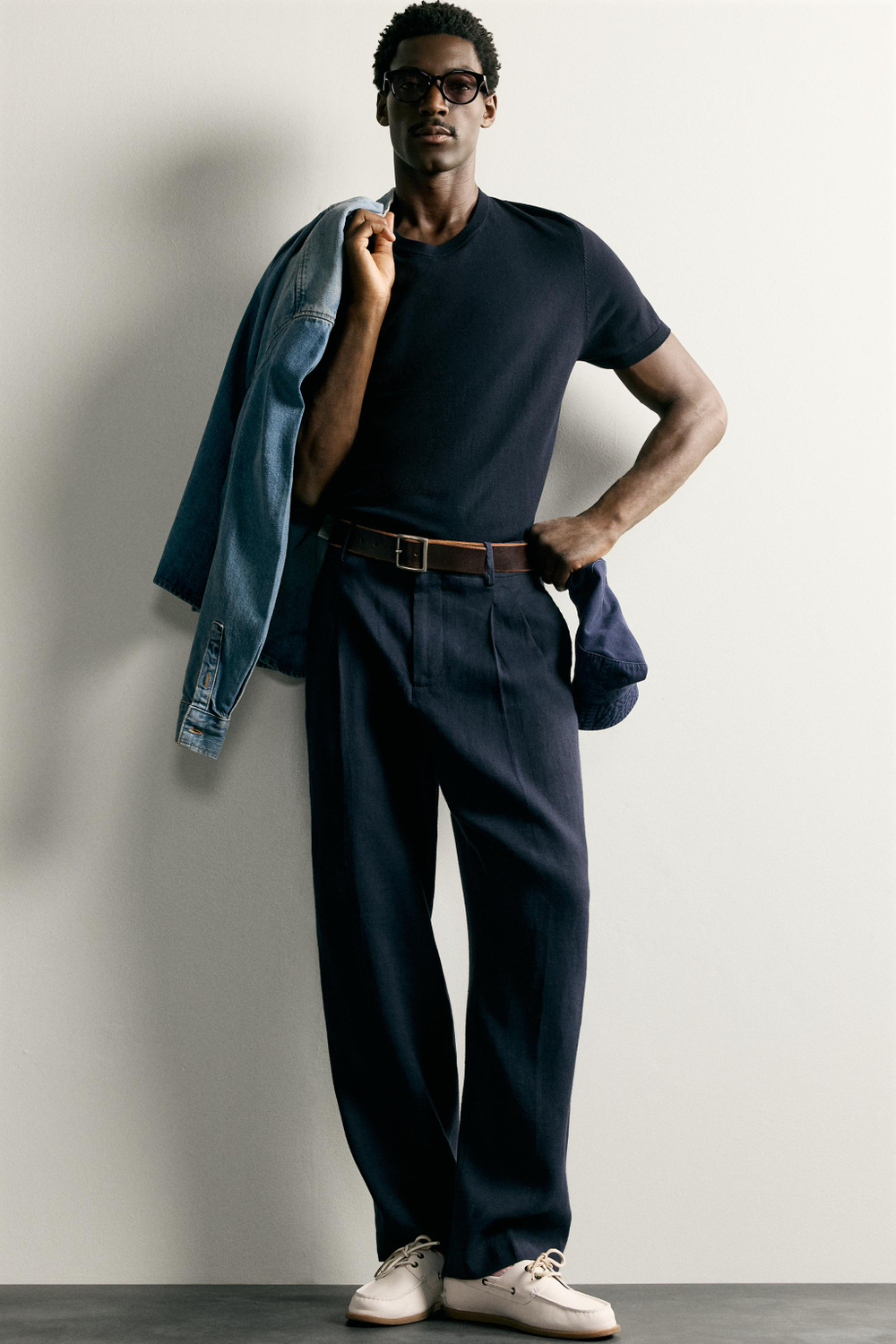 БАЗОВАЯ ФУТБОЛКА КЛАССИЧЕСКОГО КРОЯ — ZARA
