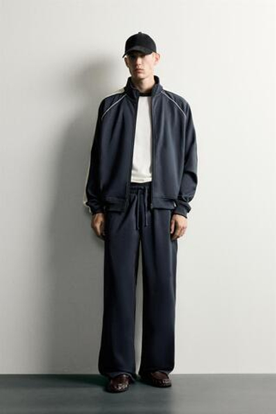 СПОРТИВНЫЕ БРЮКИ В РЕТРО-СТИЛЕ С КОНТРАСТНЫМИ ЛАМПАСАМИ — ZARA