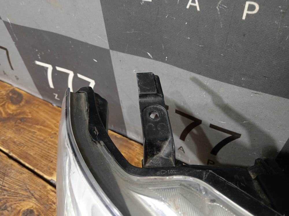 Фара правая галоген Toyota Camry (XV50) 11-14 Б/У Оригинал 8113033841
