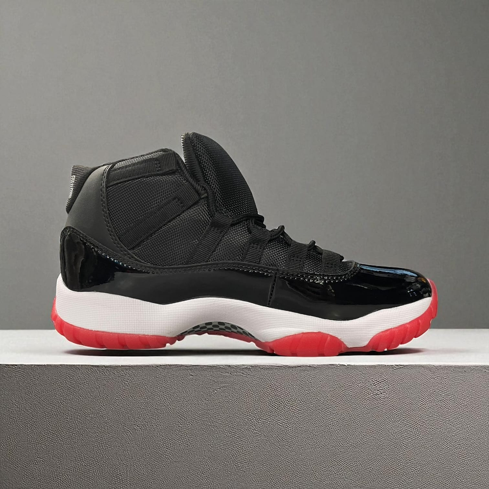 Nike Air Jordan 11 • Retro Bred