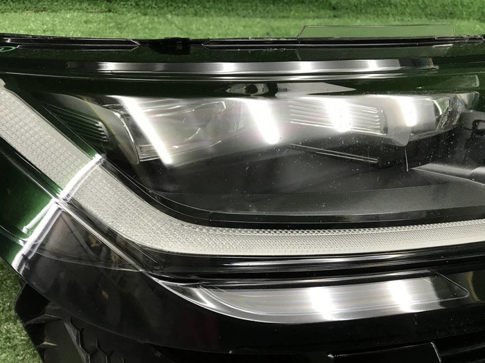 Фара правая Range Rover Velar (2017-2023) LED