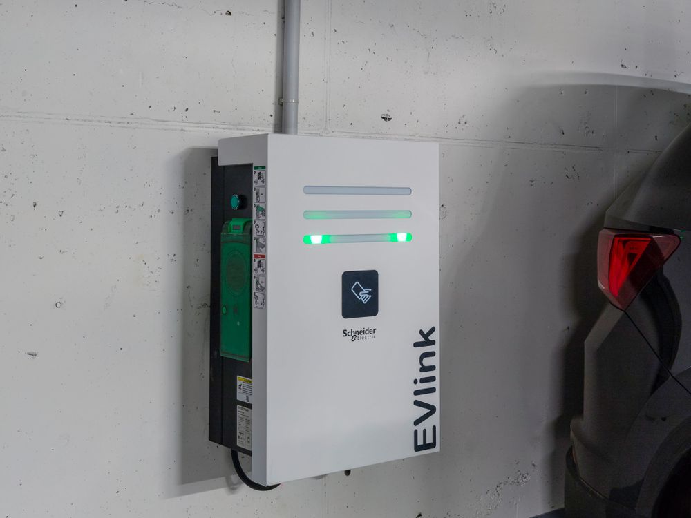 Зарядная станция EVlink PARKING Wall (EVW2S22P44) - 2