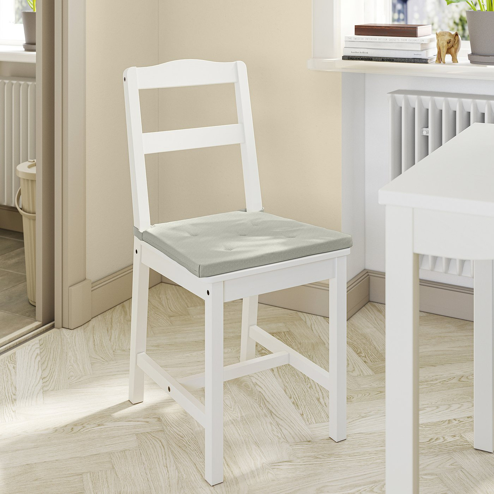 IKEA JUSTINA  (ИКЕА ЙУСТИНА)  -  Подушка на стул - светло-зелёный 42/35х40х4 см