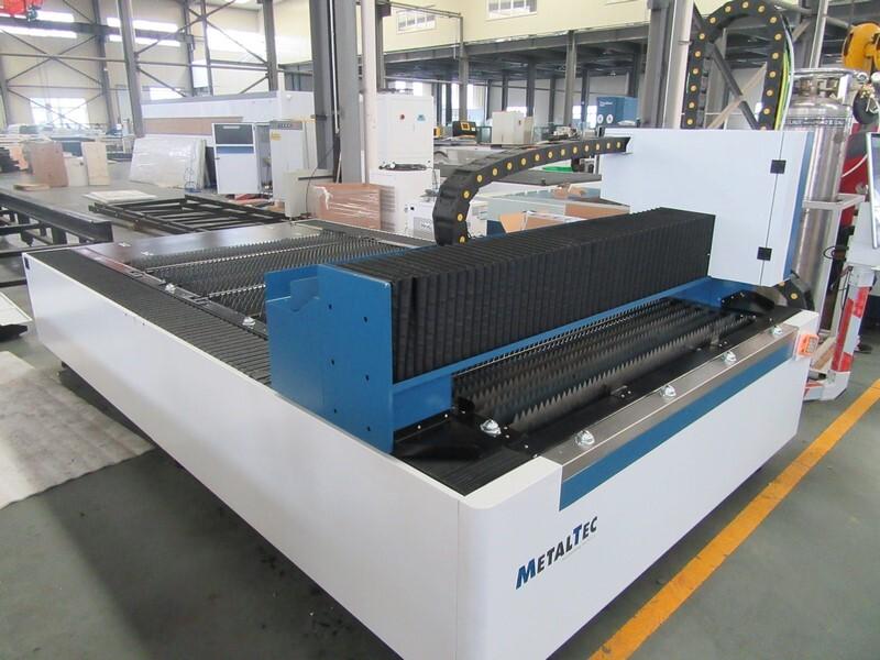 MetalTec 1530 S (1000W) оптоволоконный лазерный станок для резки металла