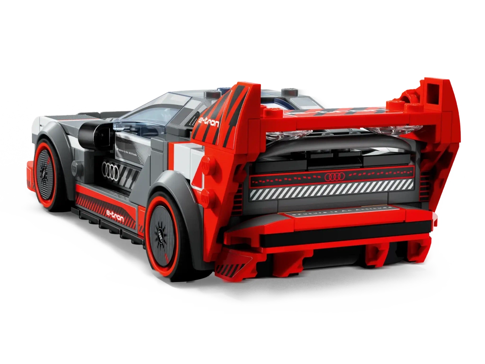 Конструктор LEGO Speed Champions 76921 Гоночный автомобиль Audi S1 e-tron quattro