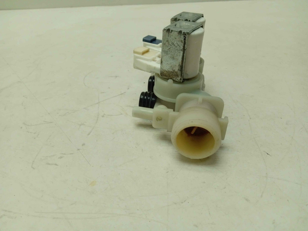RST703D кт169 Клапан подачи воды для стиральной машины Hotpoint-Ariston RST703D б/у