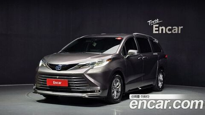 Toyota Sienna 2.5 Hybrid AWD — 2022