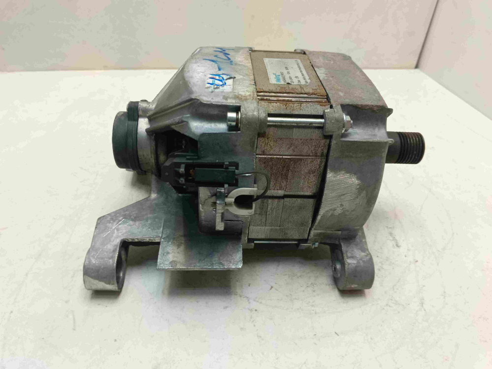 AWO510D кт238 Двигатель 8 контактов стиральной машины Hansa AWO510D б/у 6кг 1000 об/мин