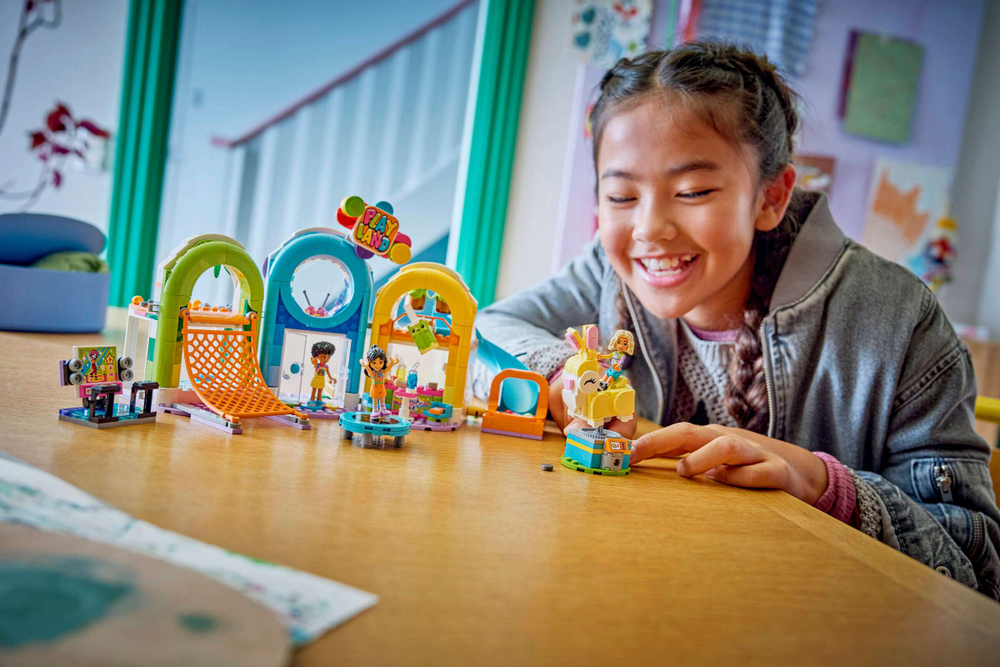 Конструктор LEGO Friends 42686 Fun Indoor Playground