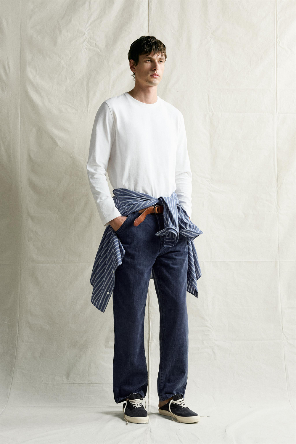 ДЖИНСЫ RELAXED FIT С ЭФФЕКТОМ ПОТЕРТОСТИ — ZARA