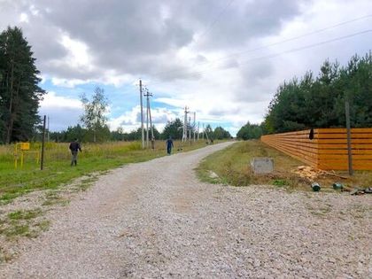 На трех улицах «Усадьбы Романово» идет монтаж уличного освещения