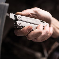 Мультитул Leatherman Surge® Stainless