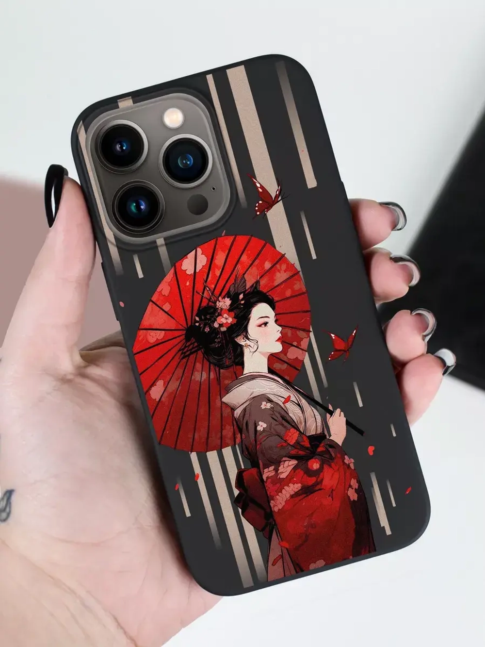 Чехол на iPhone 13 Pro с принтом