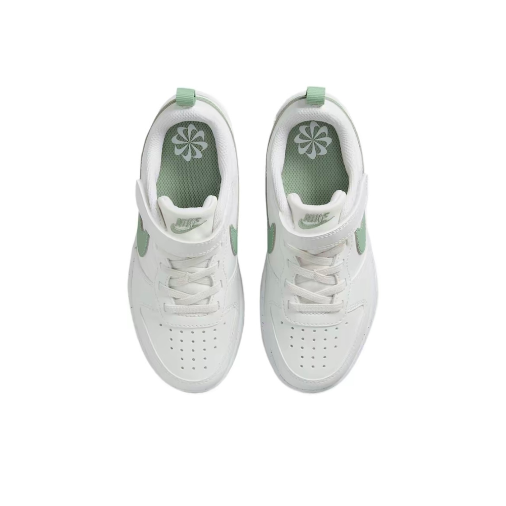 alt="Эластичные шнурки и липучка на детских кроссовках Nike Court Borough Low Recraft"