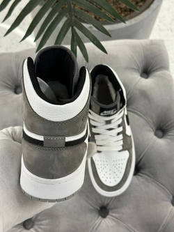 Кеды Nike Air Jordan 1 Mid